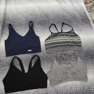 Lot Of 4 Sports Bras For Medium Up To XL Fits Navy, Black, Gray, Striped
